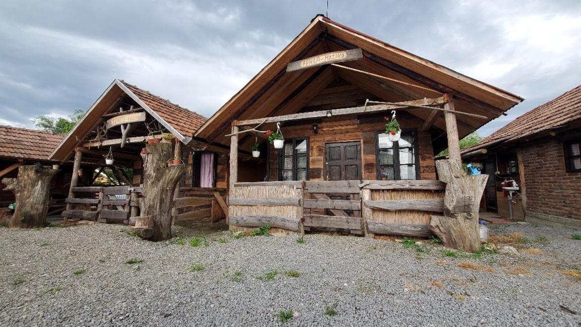 Casa Rustic Feher & Fekete Vendeghazak Sovata Exterior foto