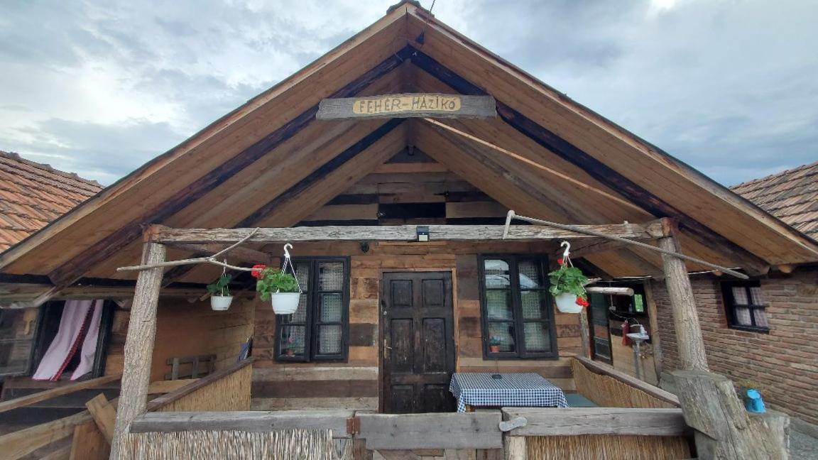 Casa Rustic Feher & Fekete Vendeghazak Sovata Exterior foto