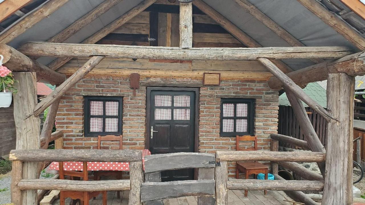 Casa Rustic Feher & Fekete Vendeghazak Sovata Exterior foto