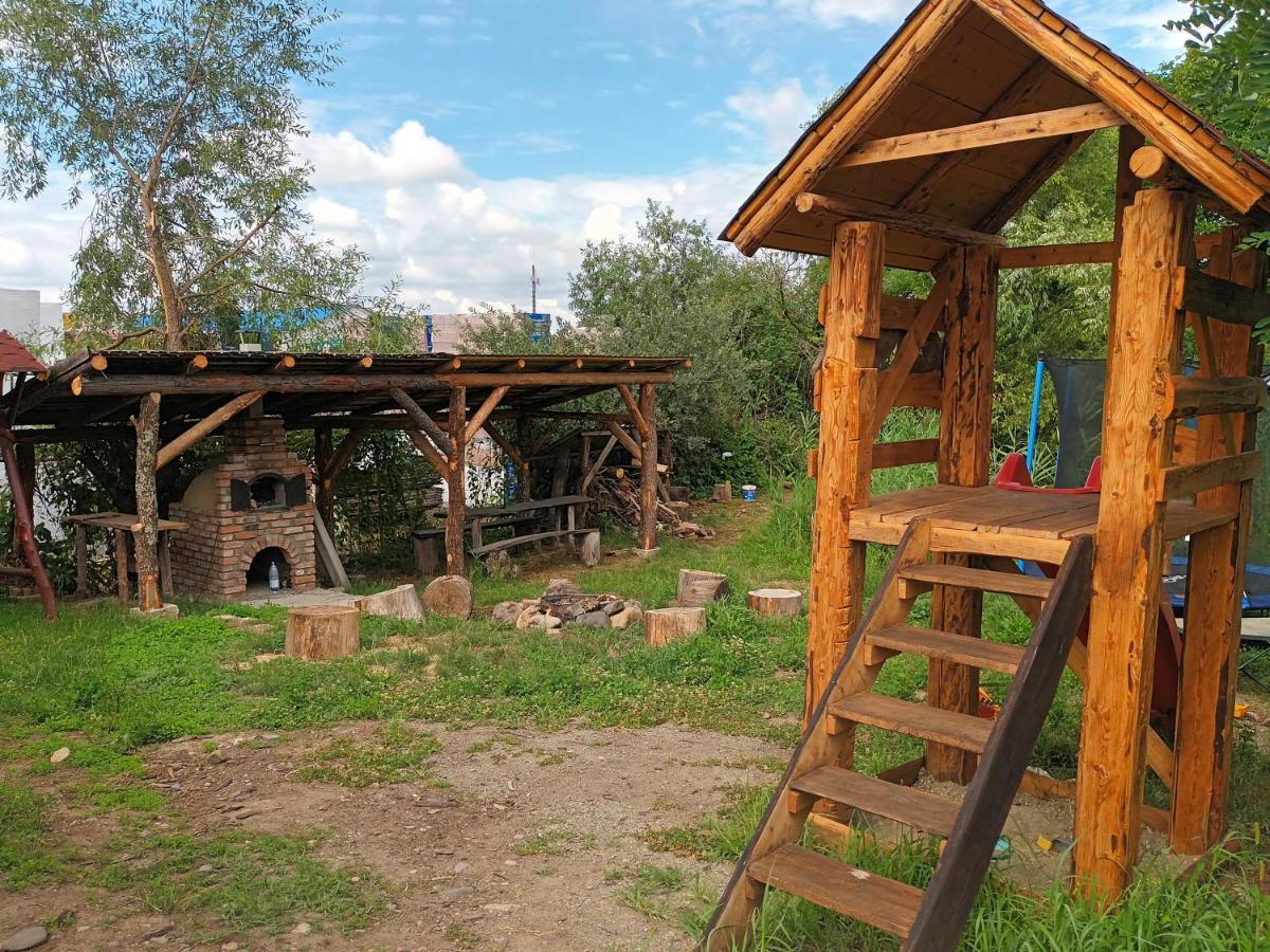 Casa Rustic Feher & Fekete Vendeghazak Sovata Exterior foto