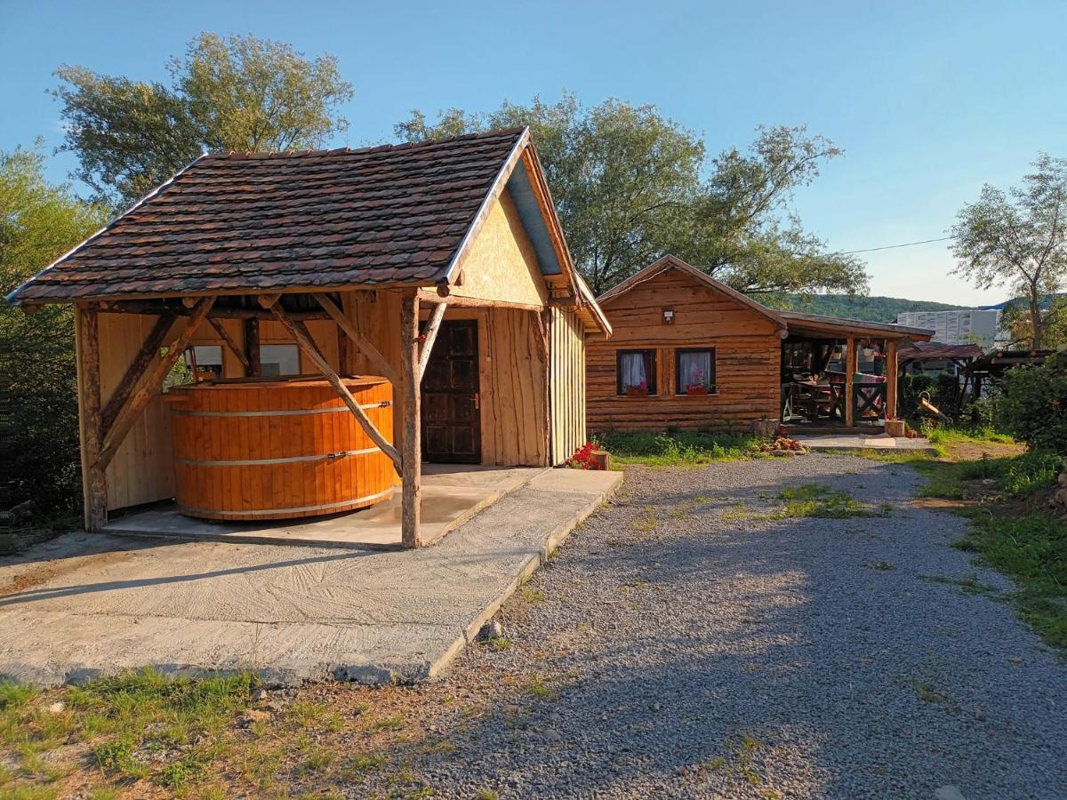 Casa Rustic Feher & Fekete Vendeghazak Sovata Exterior foto